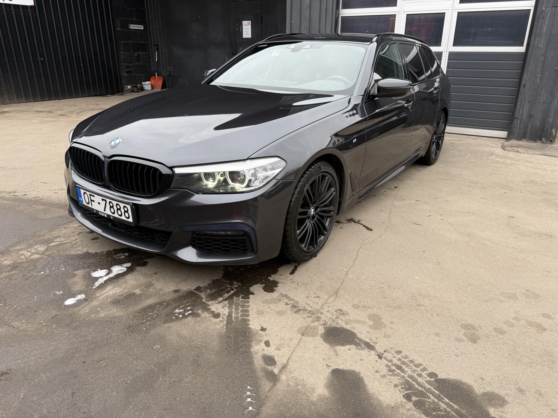 BMW 530