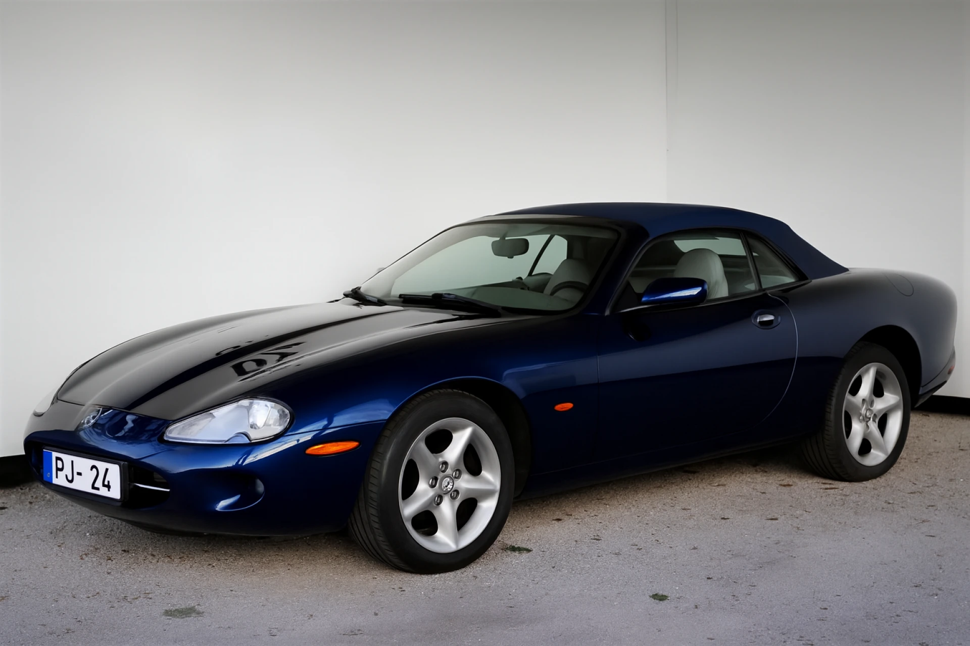 Jaguar XK