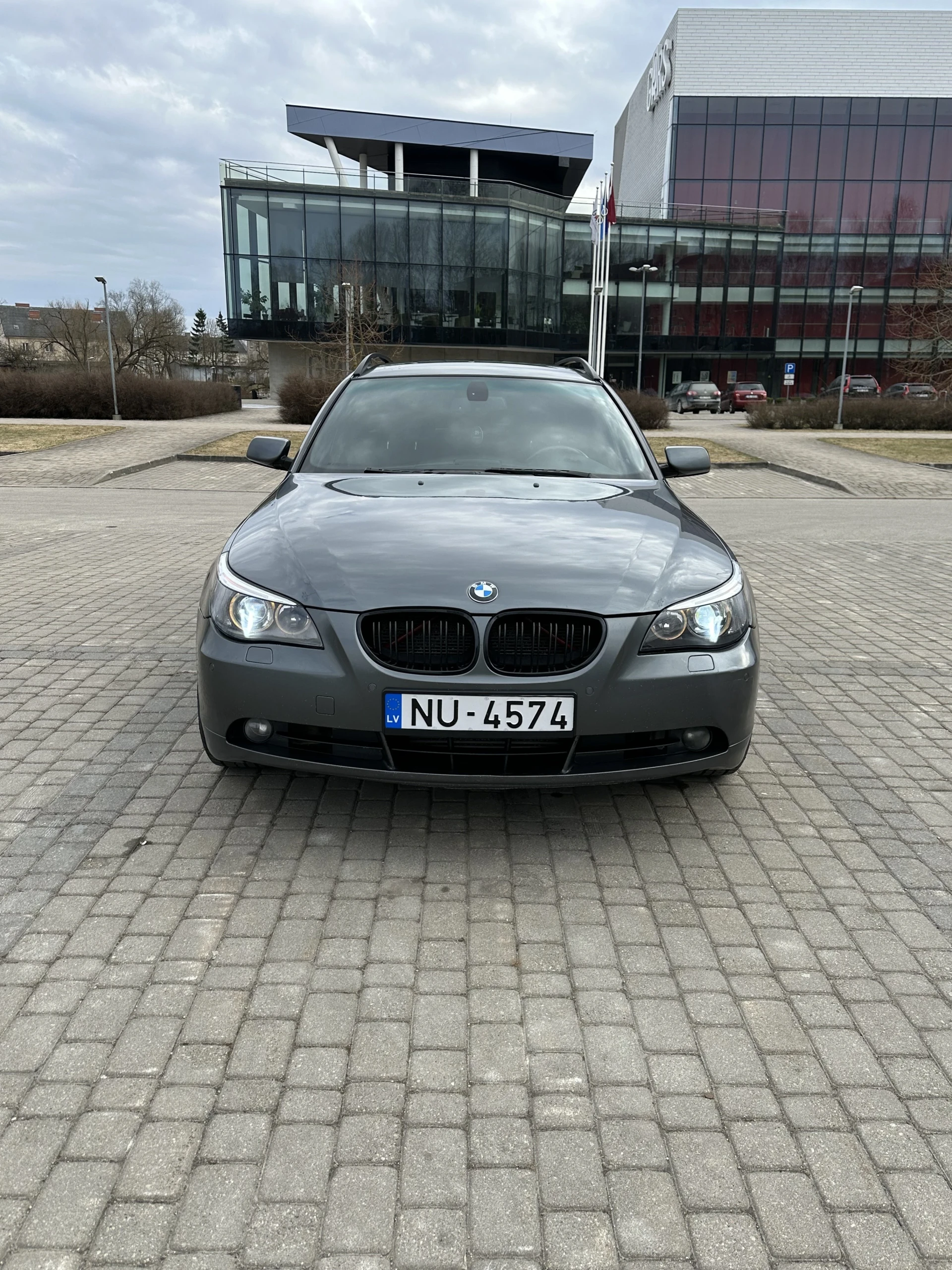 BMW 530