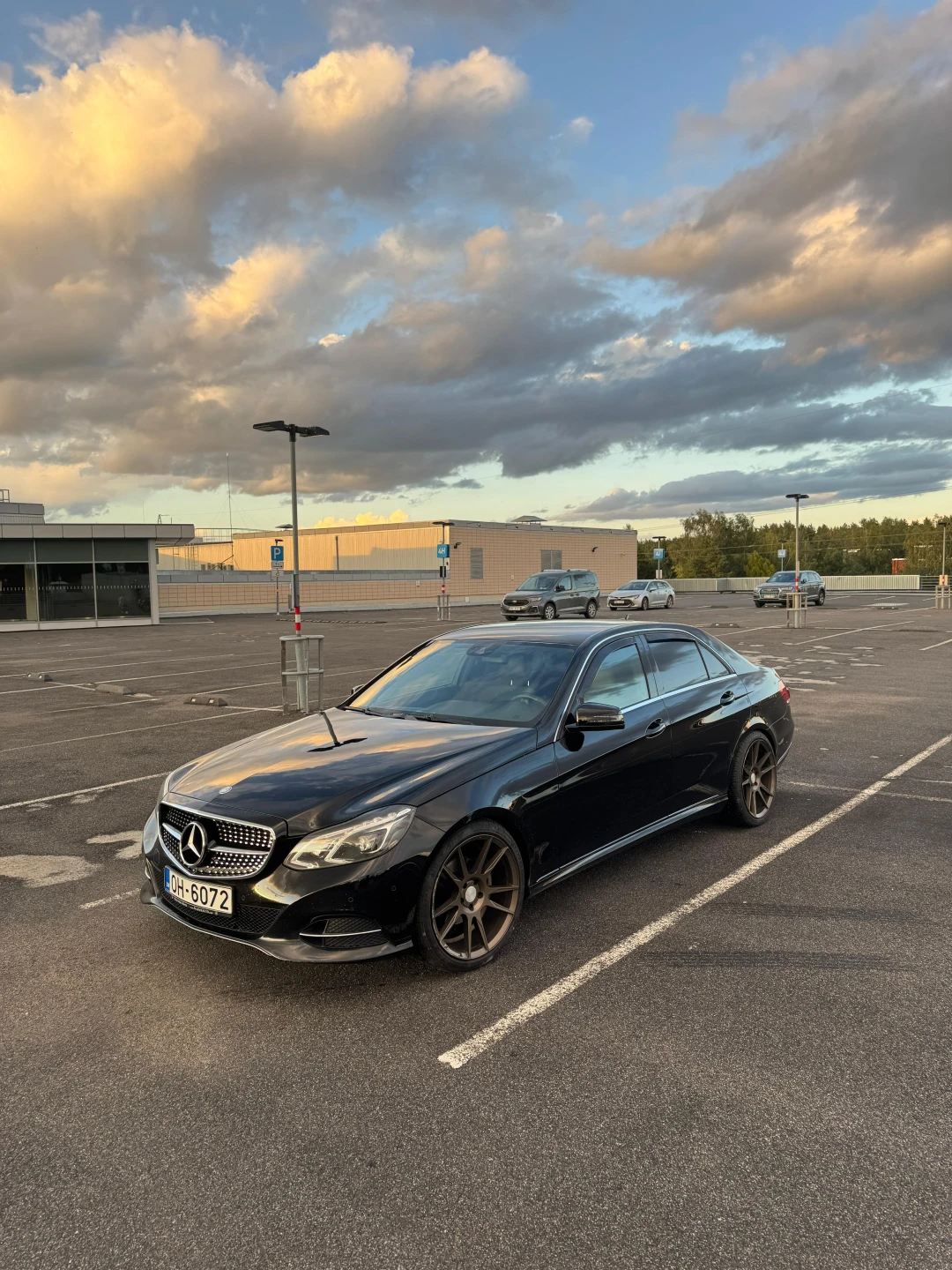 Mercedes-Benz E200
