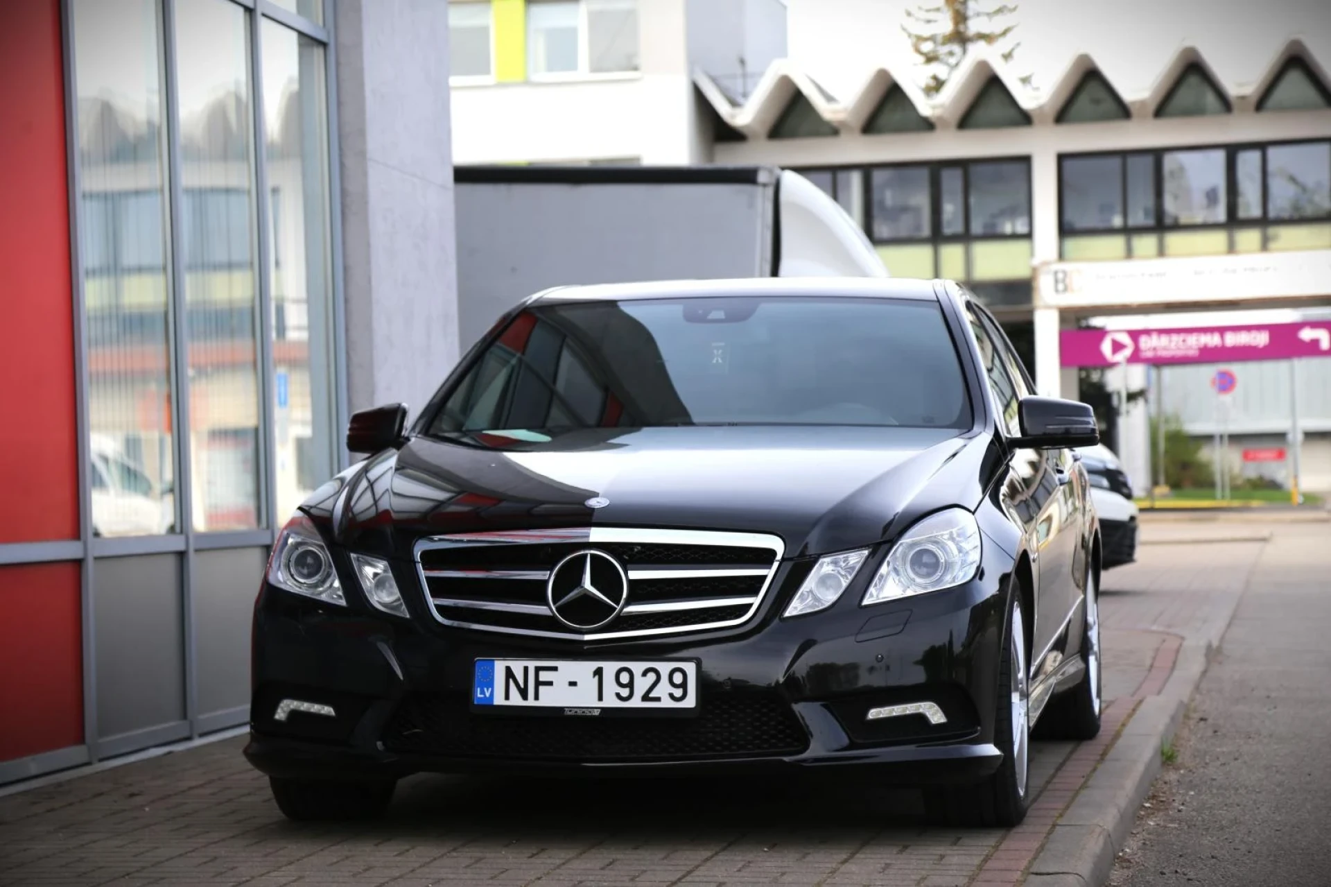 Mercedes-Benz E220