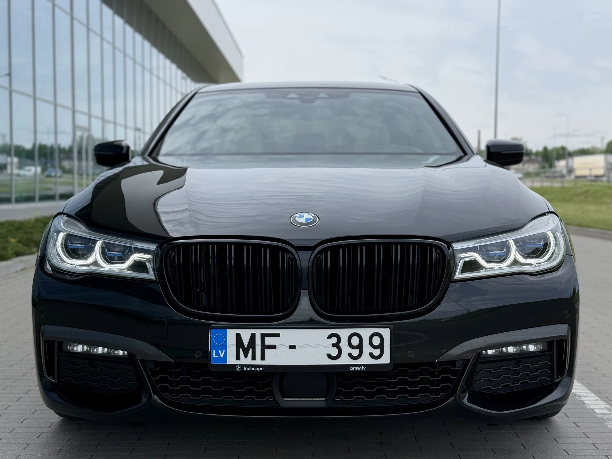 BMW 740