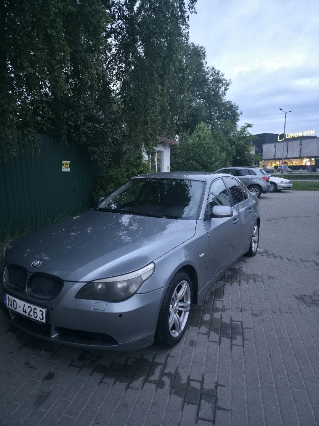 BMW 530