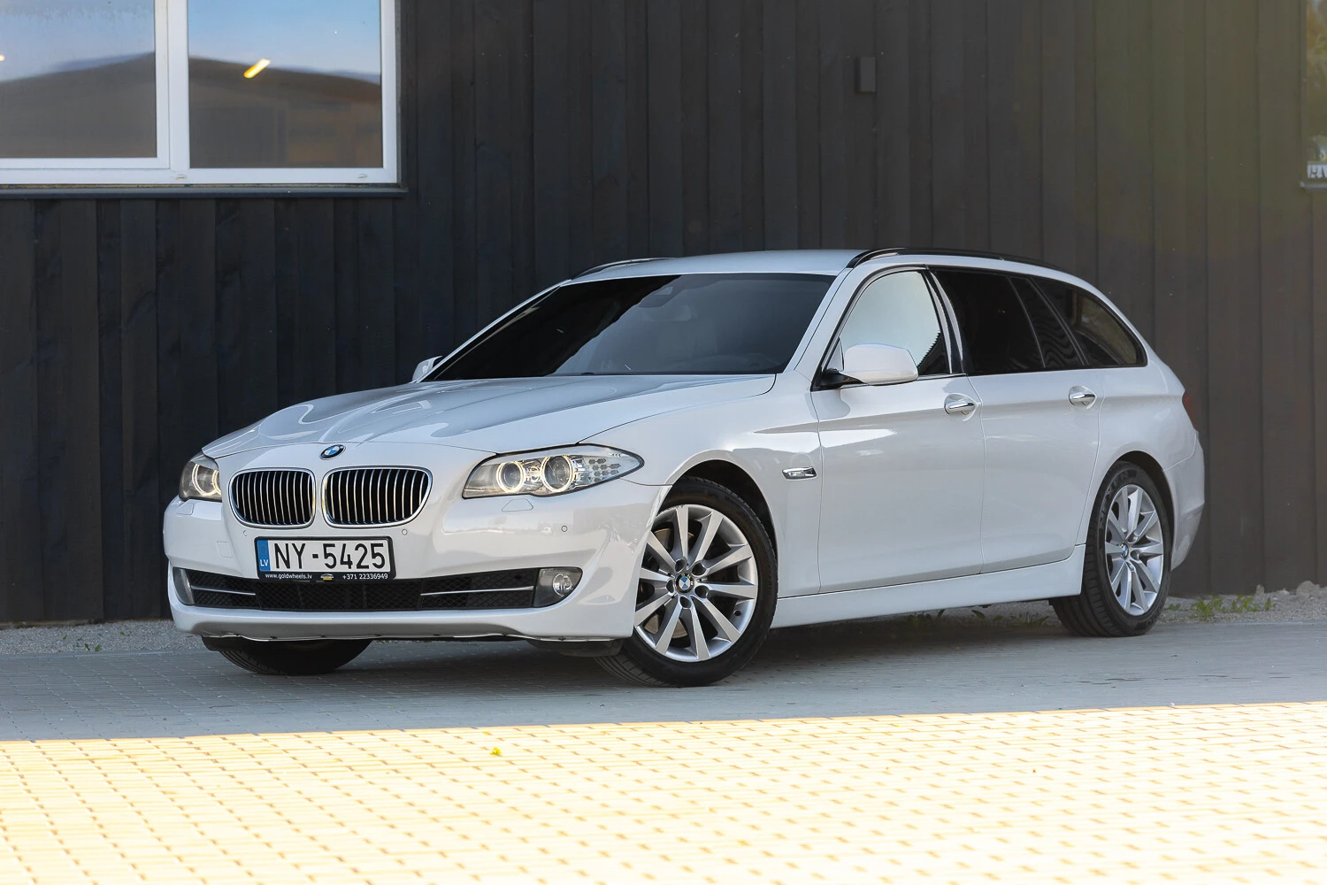 BMW 525