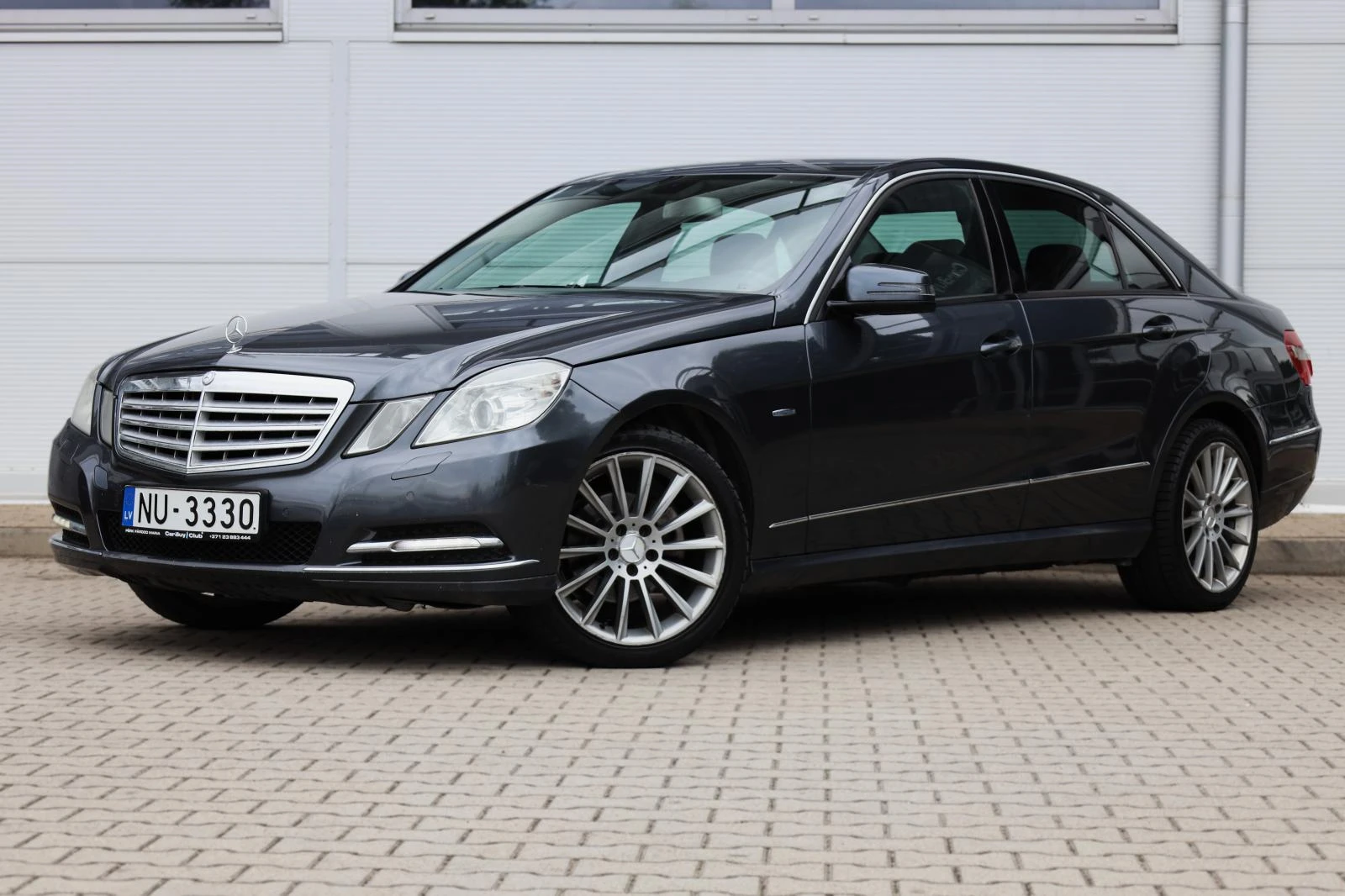 Mercedes-Benz E200