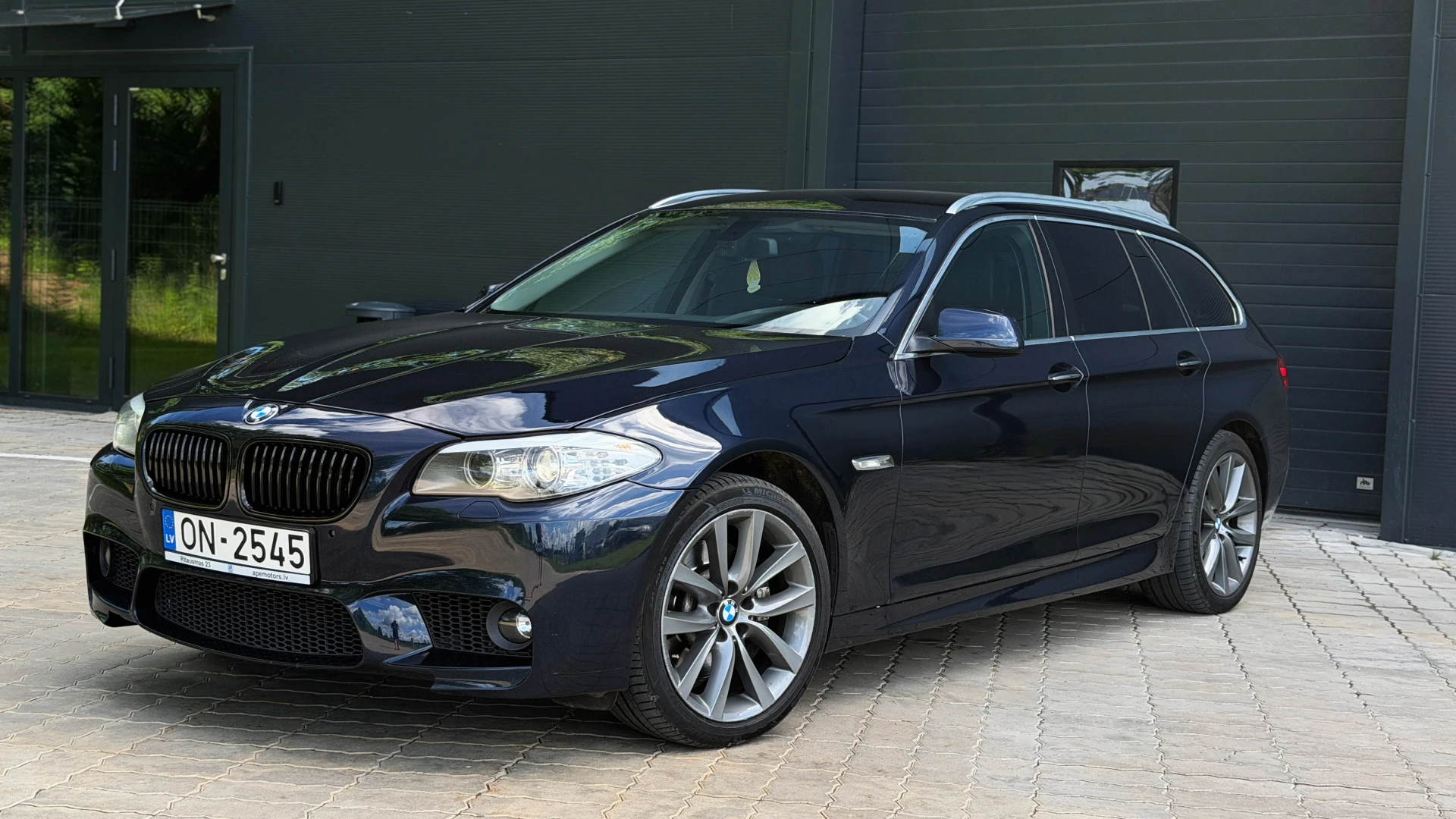 BMW 525