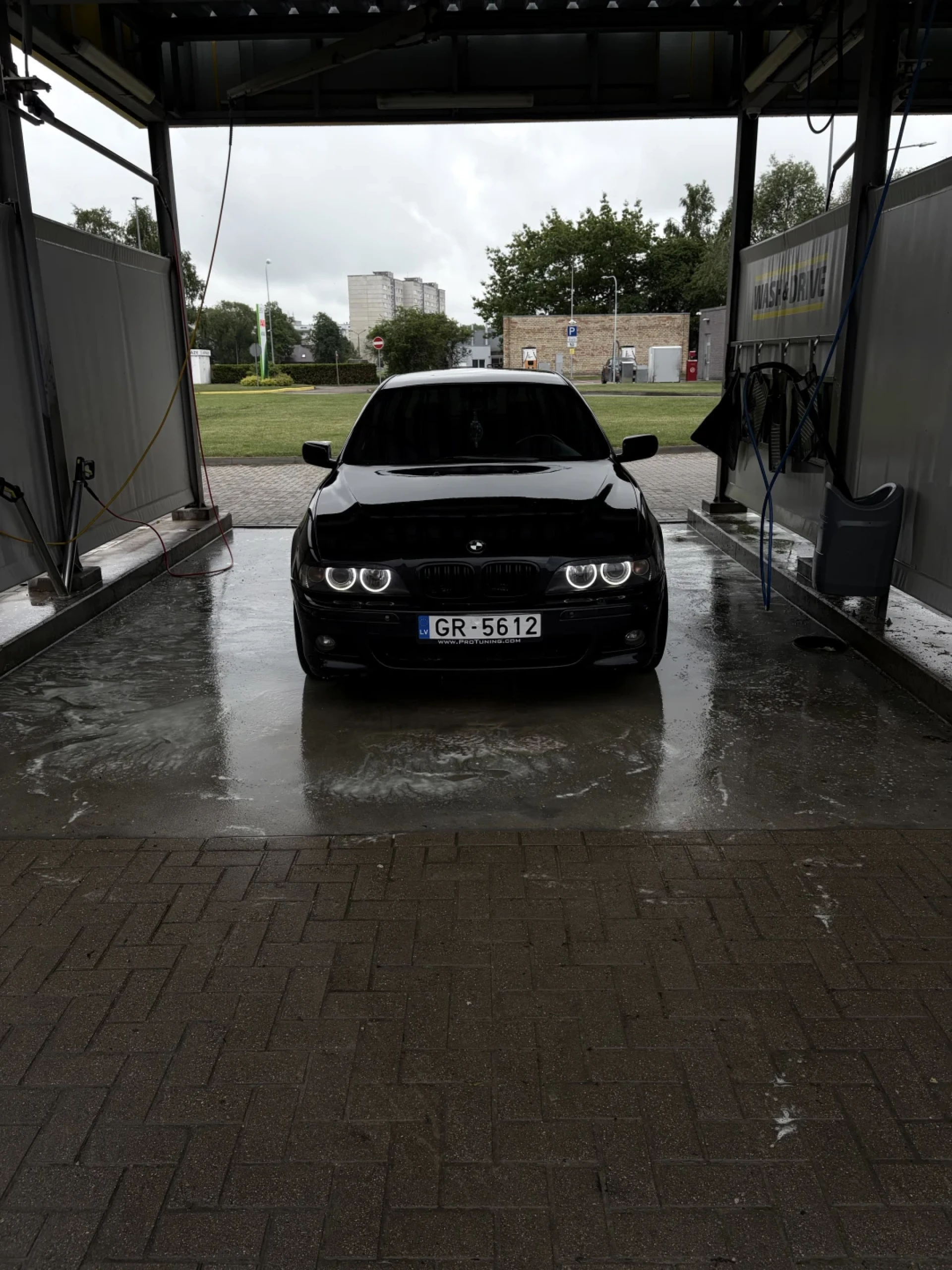 BMW 530