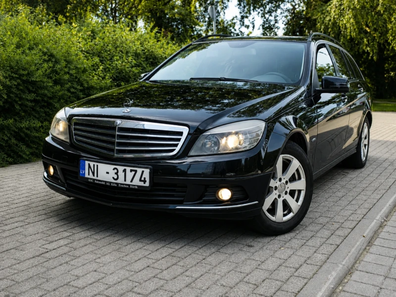 Mercedes-Benz C220