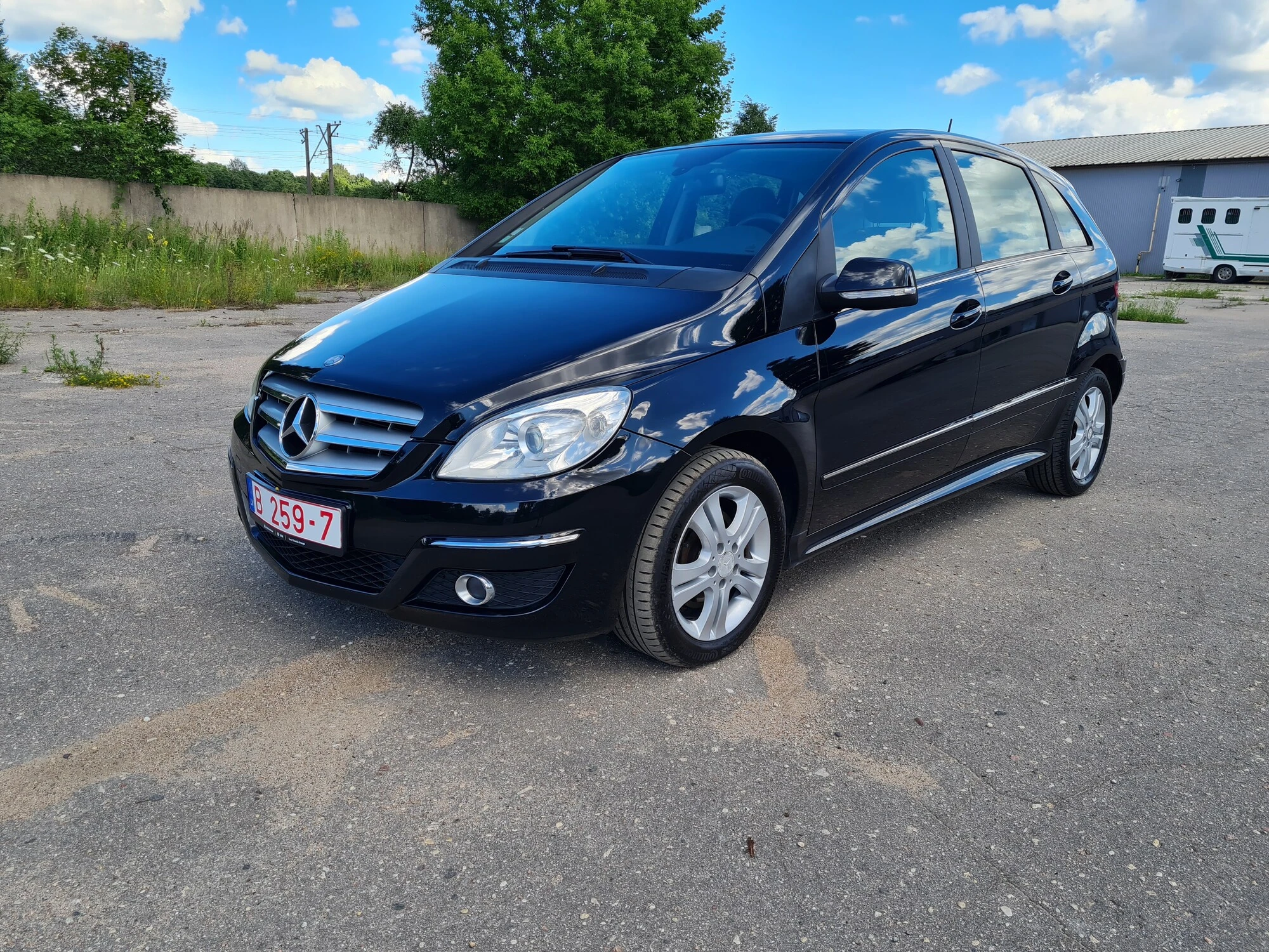 Mercedes-Benz B200