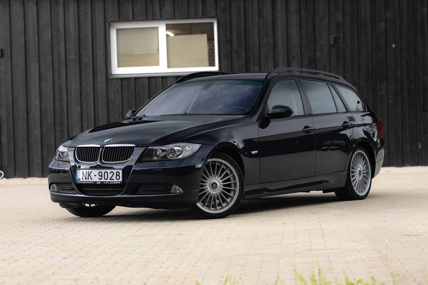 BMW 320