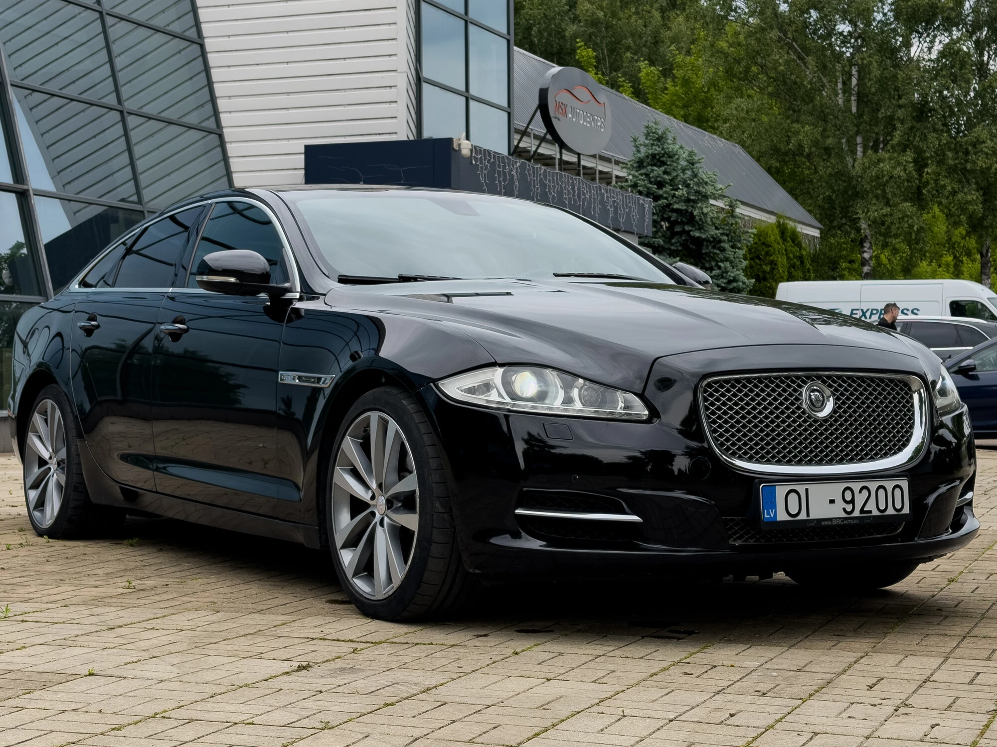 Jaguar XJ