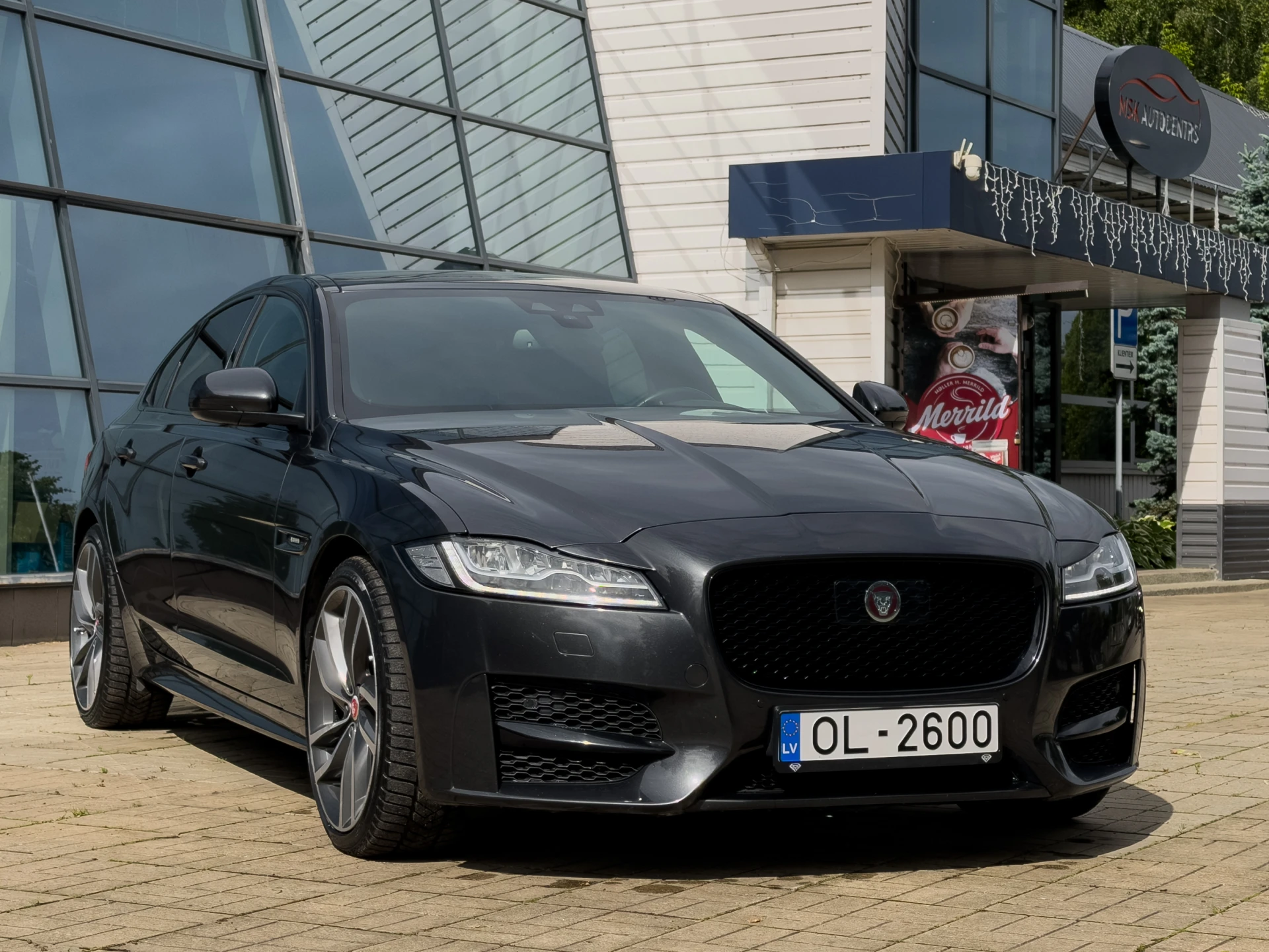 Jaguar XF