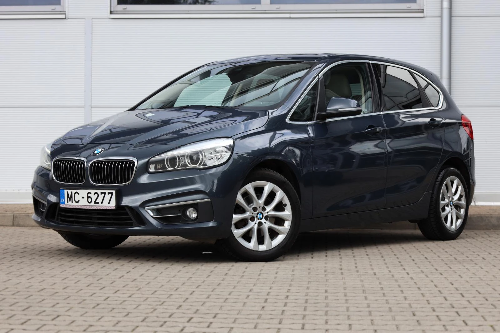 BMW 218