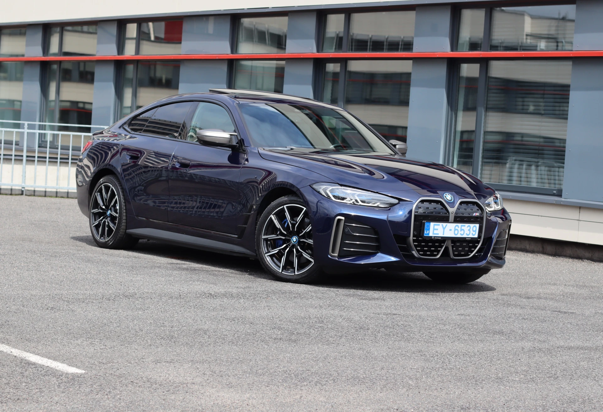 BMW i4