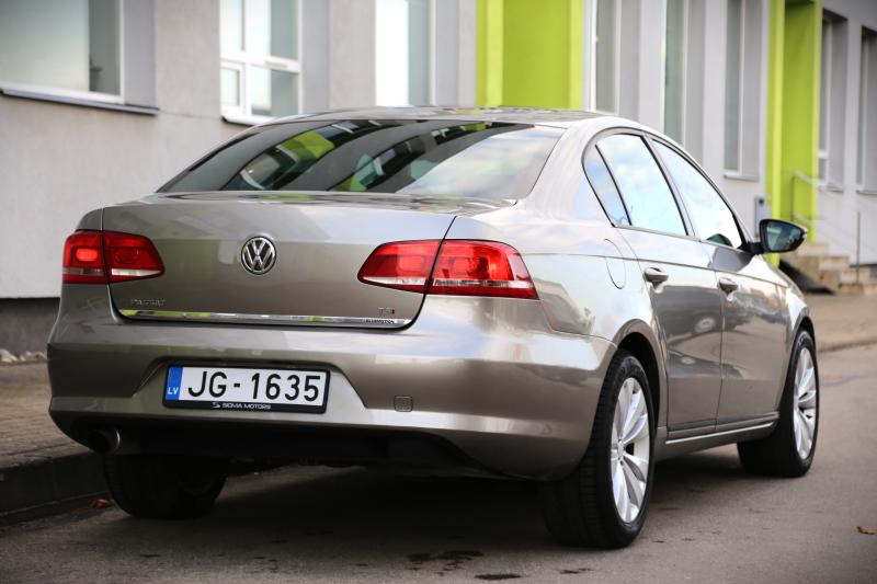 Volkswagen - Passat - pic6