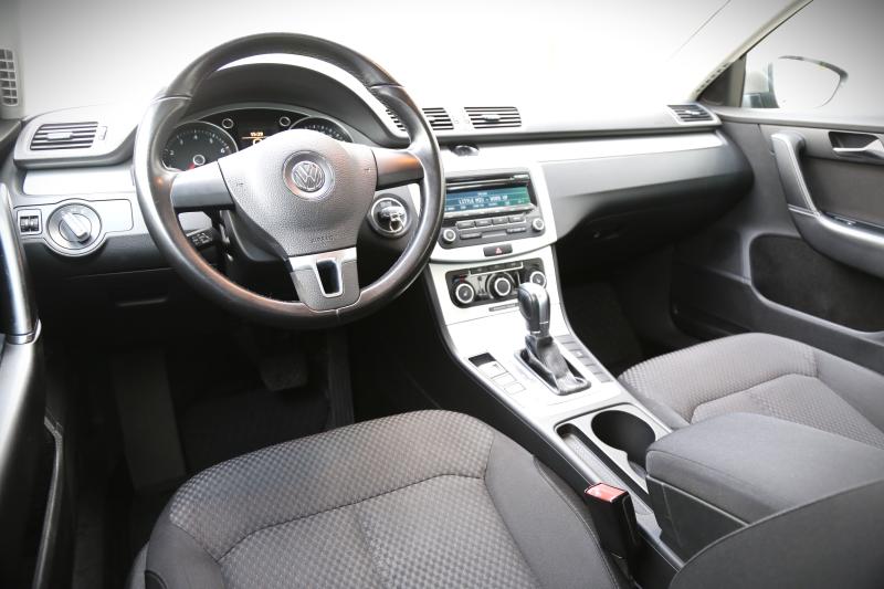 Volkswagen - Passat - pic8