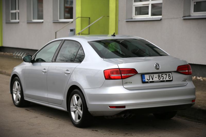 Volkswagen - Jetta - pic5