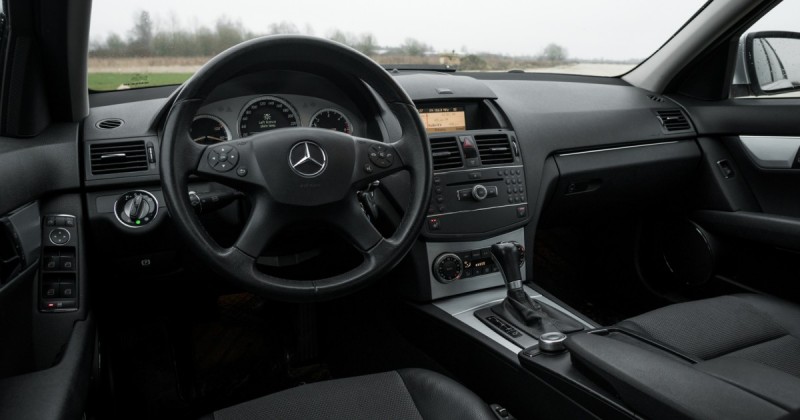 Mercedes - C220 - pic11