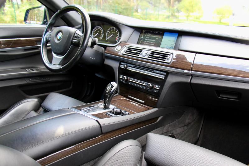 BMW - 750 - pic14